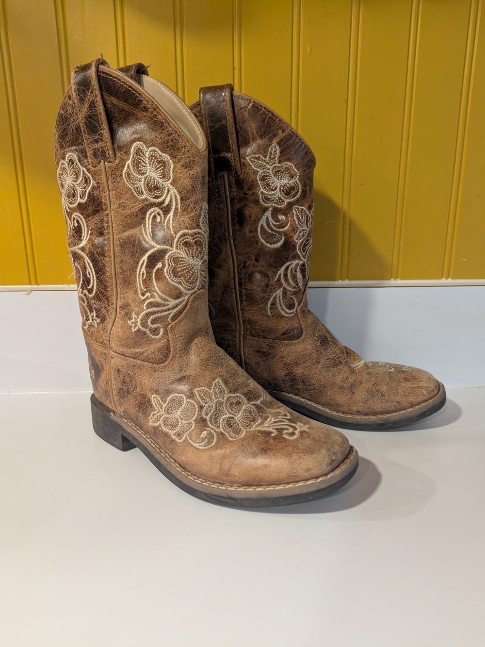 Girls' Little Lasy Floral Embroidered Western Boots Broad Square Toe By Shyanne